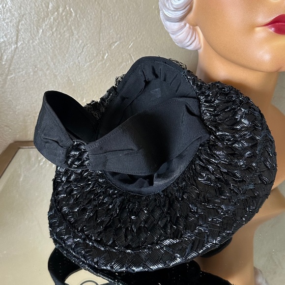 ASTOUNDING 1930s\' BLACK TILT FEDORA WITH GROSGRAIN CROWN + STRAW BRIM + STRAP